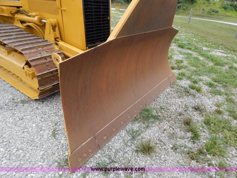 image for item G3373 2002 Caterpillar D4G LGP dozer