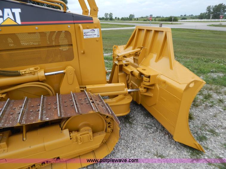 image for item G3373 2002 Caterpillar D4G LGP dozer