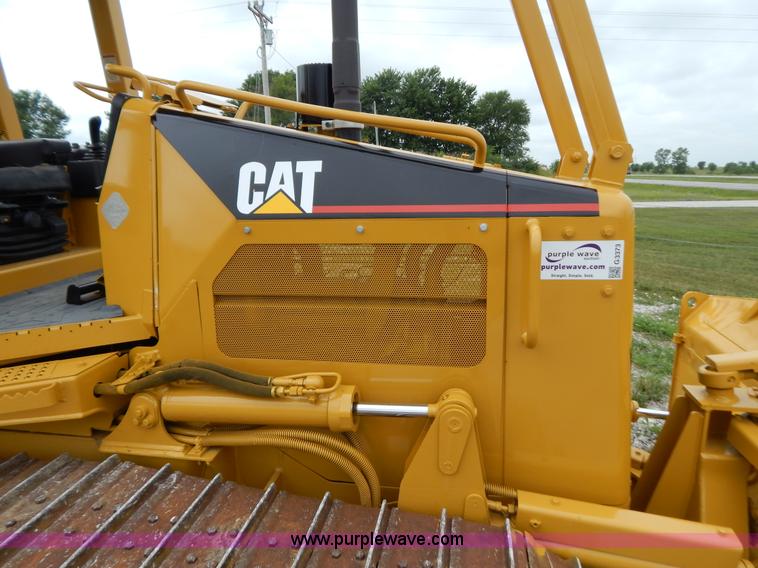 image for item G3373 2002 Caterpillar D4G LGP dozer