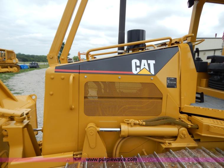 image for item G3373 2002 Caterpillar D4G LGP dozer