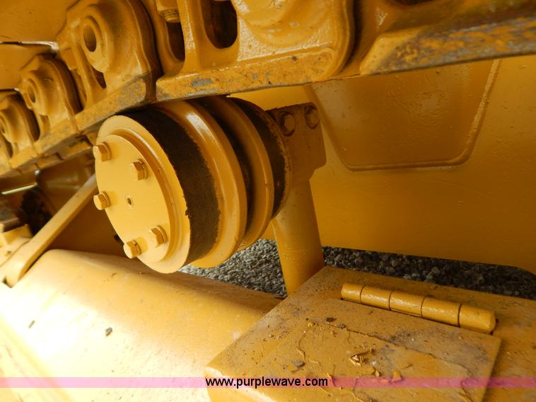 image for item G3373 2002 Caterpillar D4G LGP dozer