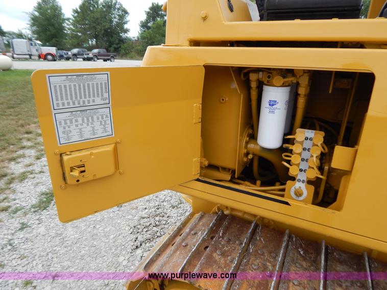 image for item G3373 2002 Caterpillar D4G LGP dozer