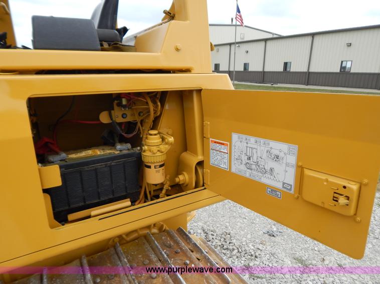 image for item G3373 2002 Caterpillar D4G LGP dozer