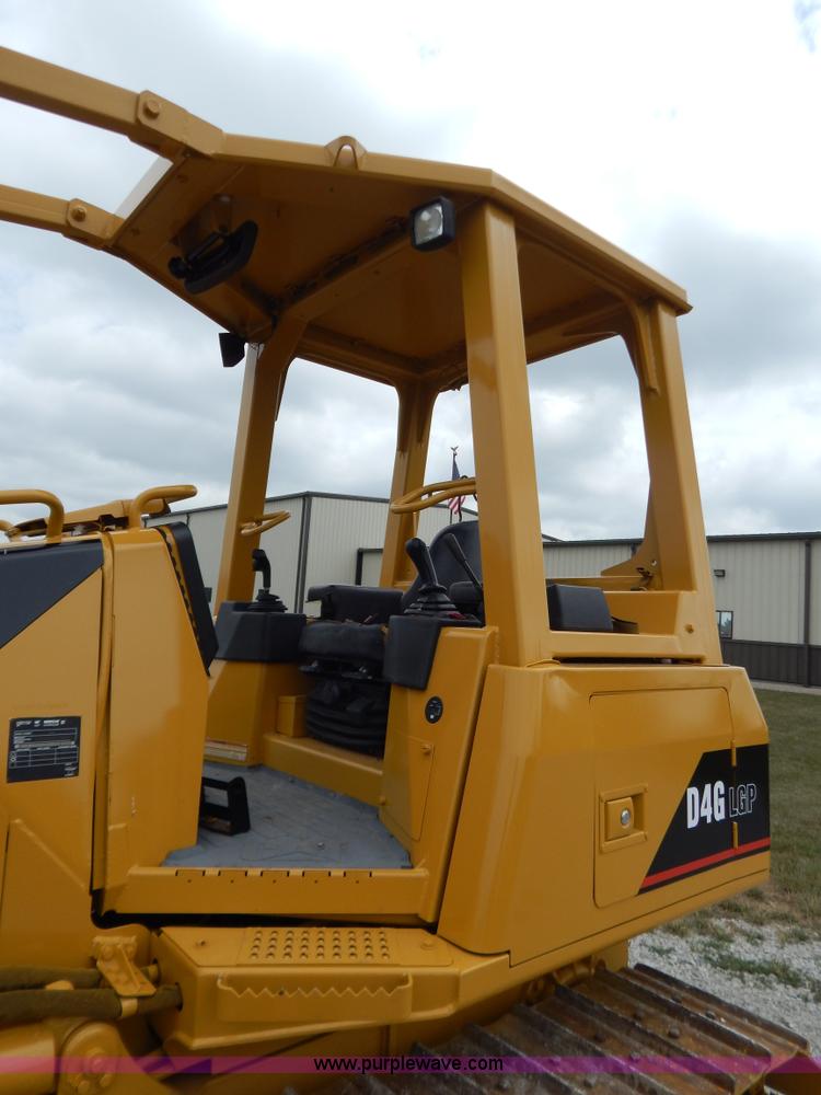 image for item G3373 2002 Caterpillar D4G LGP dozer
