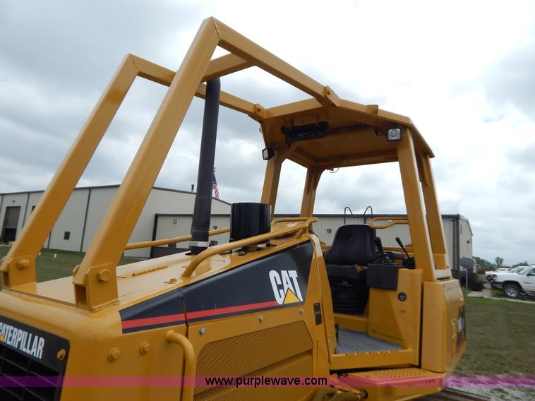 image for item G3373 2002 Caterpillar D4G LGP dozer