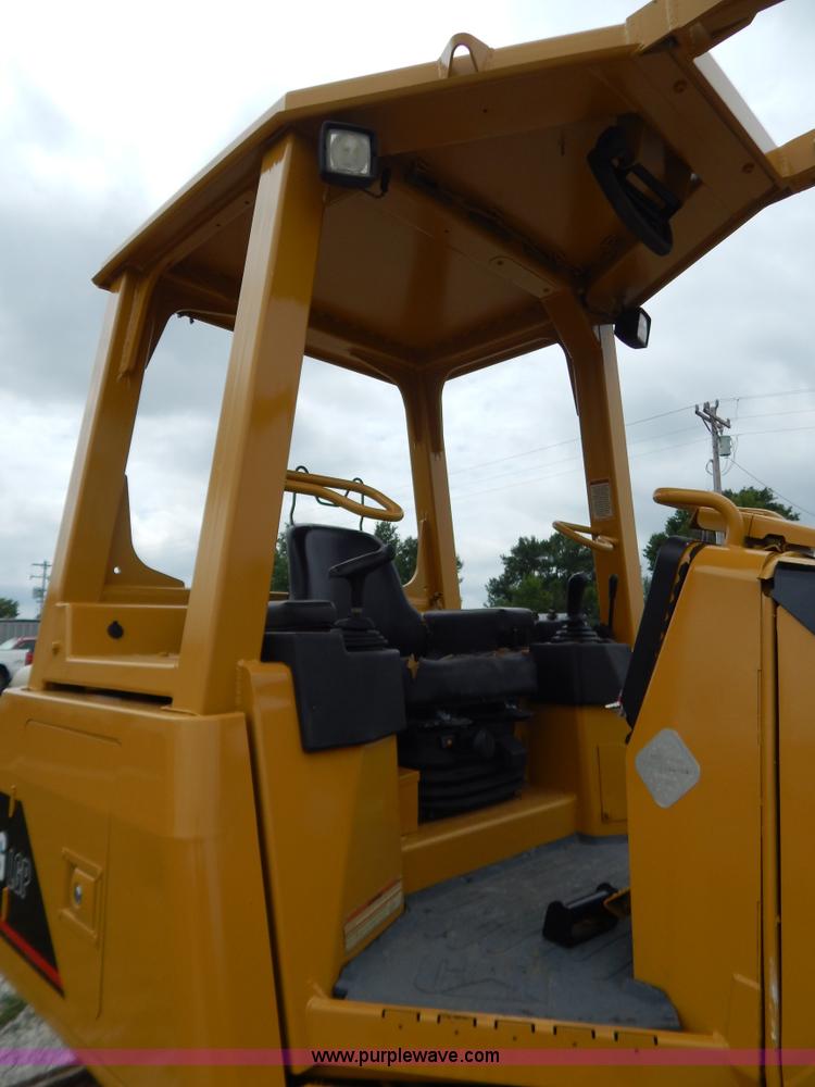 image for item G3373 2002 Caterpillar D4G LGP dozer