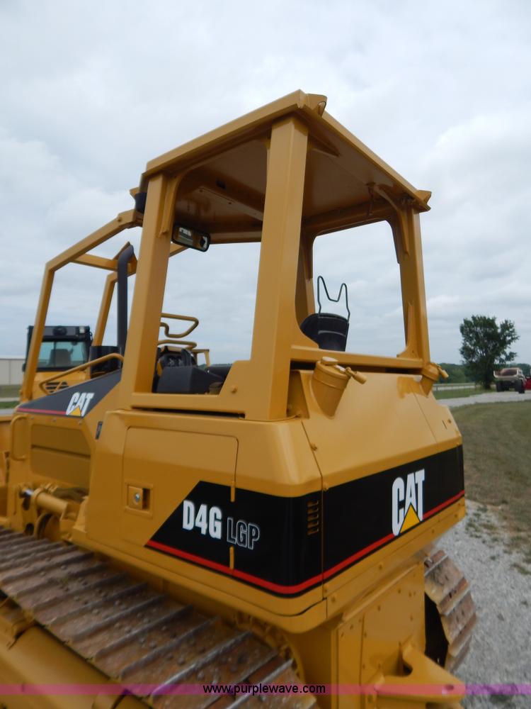 image for item G3373 2002 Caterpillar D4G LGP dozer