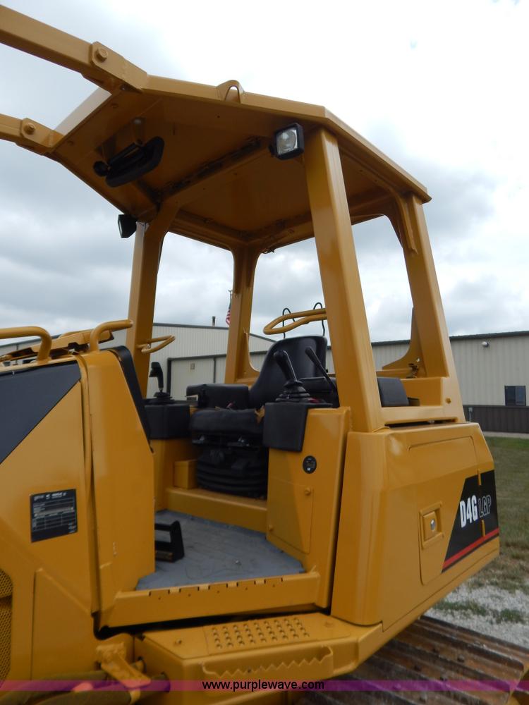 image for item G3373 2002 Caterpillar D4G LGP dozer