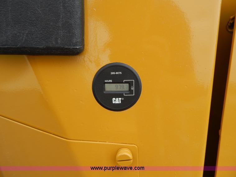 image for item G3373 2002 Caterpillar D4G LGP dozer