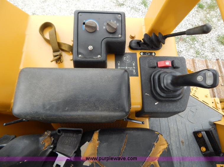 image for item G3373 2002 Caterpillar D4G LGP dozer