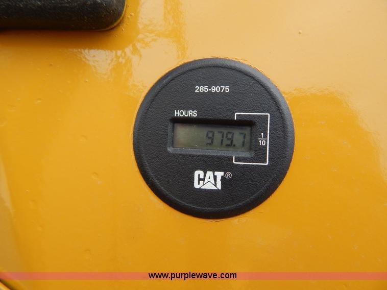 image for item G3373 2002 Caterpillar D4G LGP dozer