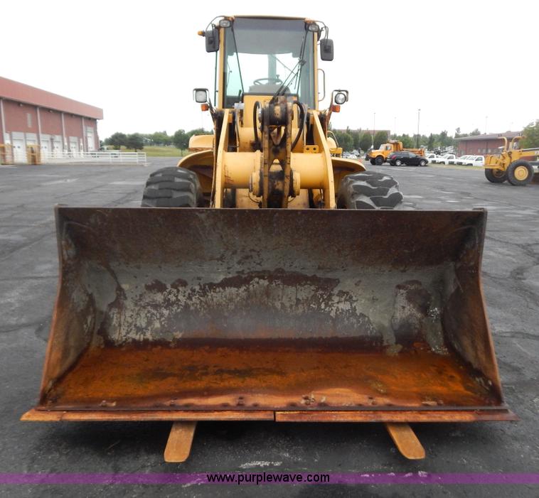 image for item G3466 1999 John Deere 624H wheel loader