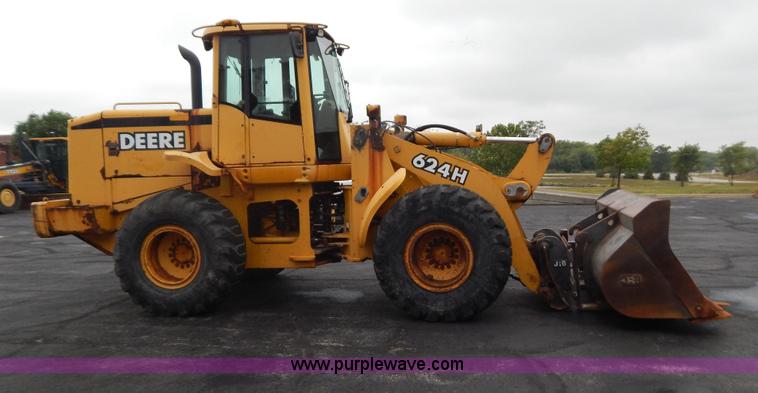 image for item G3466 1999 John Deere 624H wheel loader