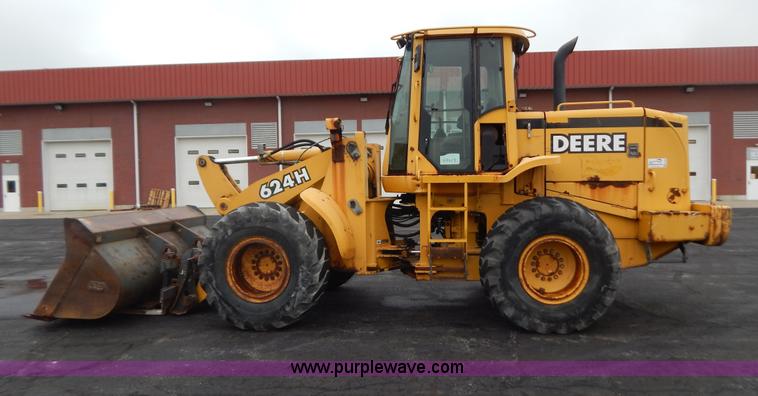 image for item G3466 1999 John Deere 624H wheel loader