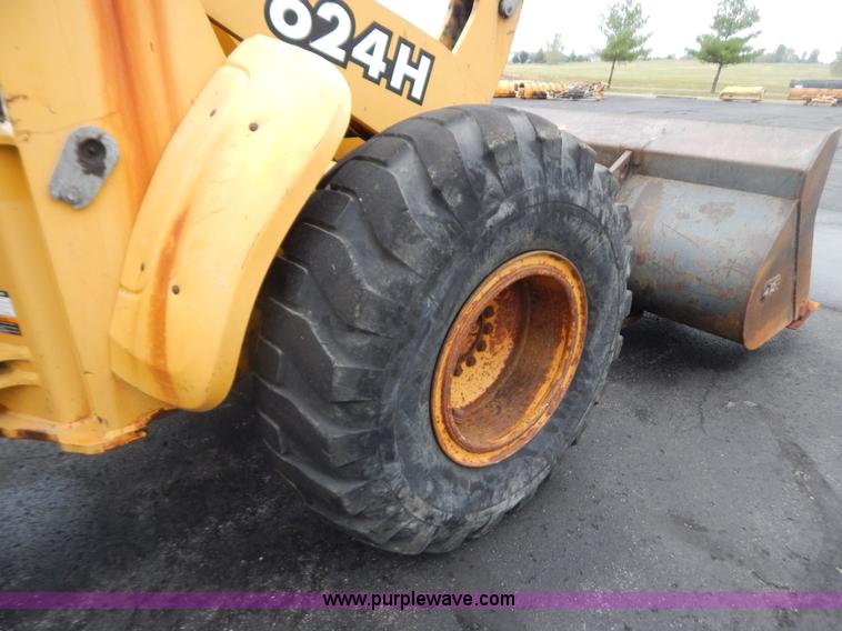 image for item G3466 1999 John Deere 624H wheel loader
