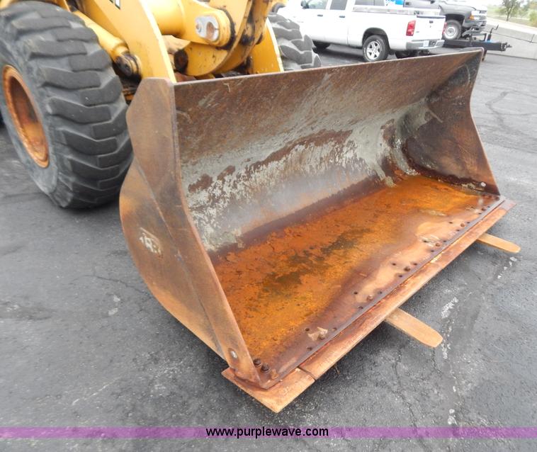 image for item G3466 1999 John Deere 624H wheel loader