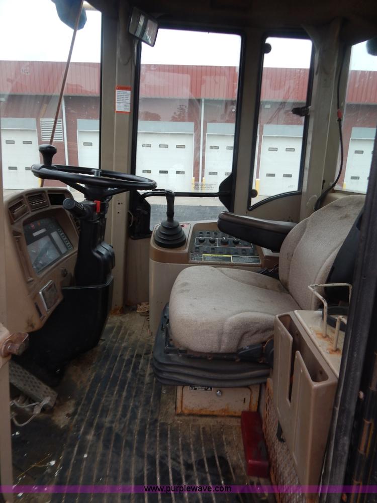 image for item G3466 1999 John Deere 624H wheel loader