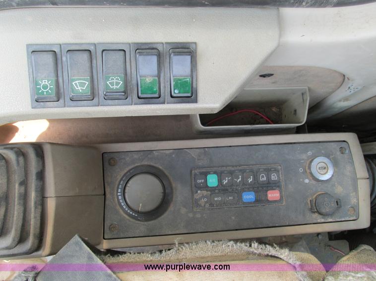 image for item G9439 Terex TXC225-1 excavator