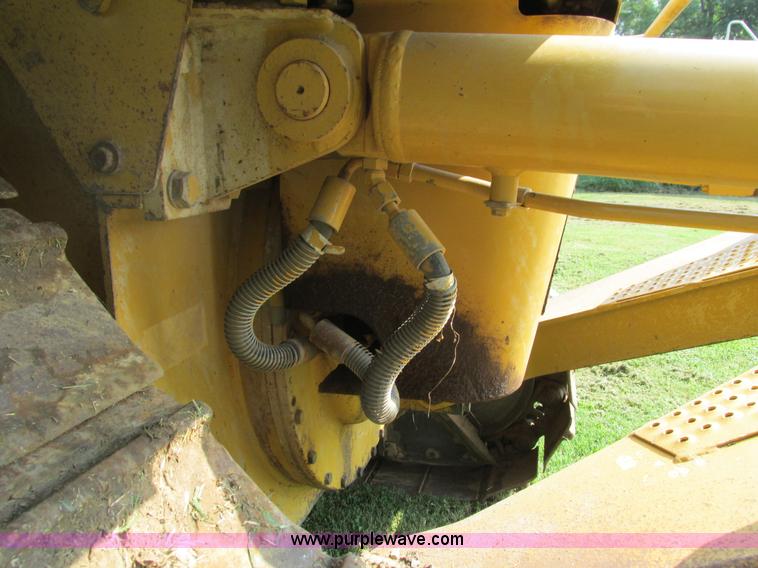image for item G9440 2005 Caterpillar D5N XL dozer