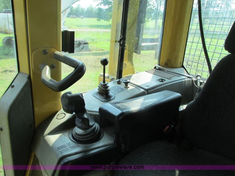 image for item G9440 2005 Caterpillar D5N XL dozer
