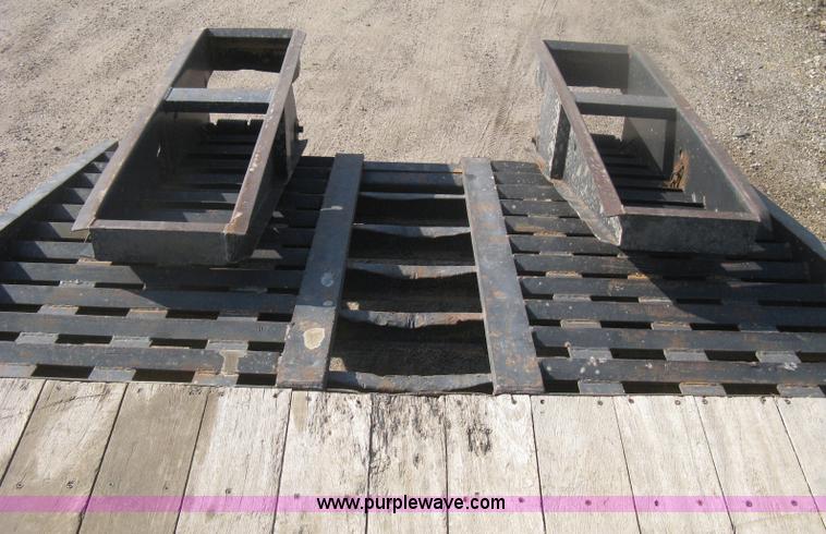 image for item H6393 2000 Belshe DT255 gooseneck equipment trailer