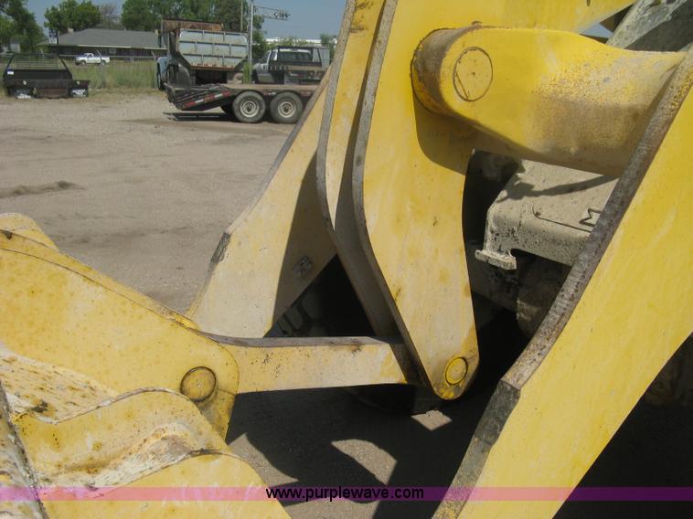 image for item H6414 2004 Komatsu WA320-5L Galeo wheel loader