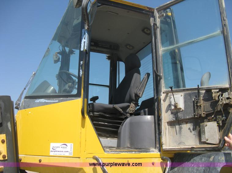 image for item H6414 2004 Komatsu WA320-5L Galeo wheel loader