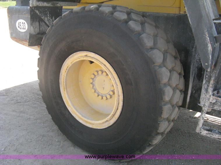image for item H6414 2004 Komatsu WA320-5L Galeo wheel loader
