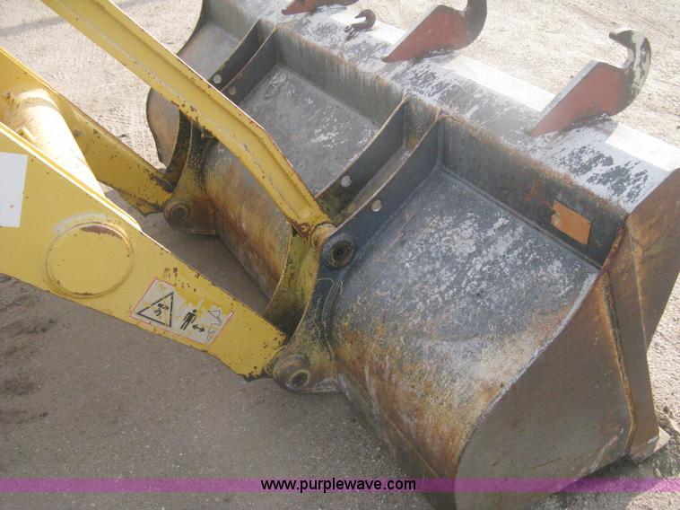 image for item H6434 2002 Komatsu WB140-2 backhoe
