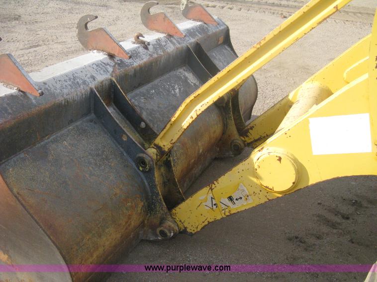 image for item H6434 2002 Komatsu WB140-2 backhoe