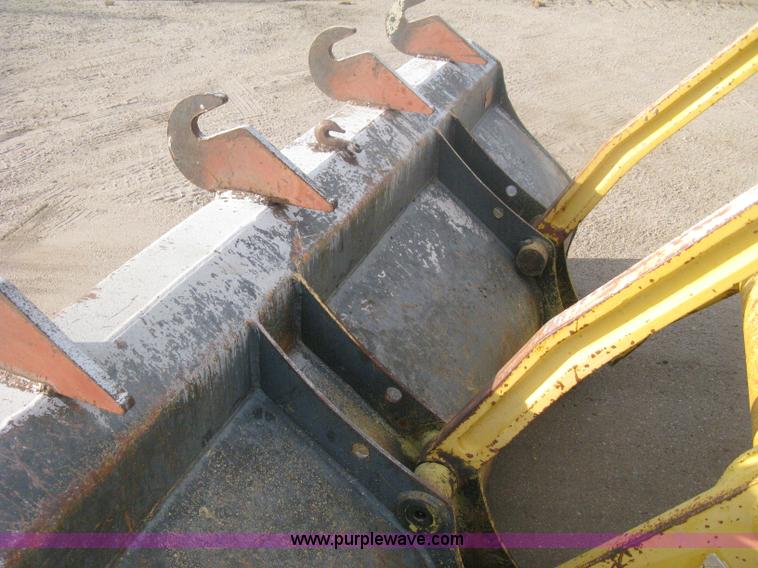 image for item H6434 2002 Komatsu WB140-2 backhoe