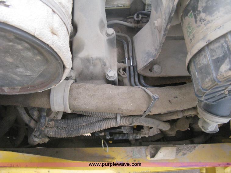 image for item H6434 2002 Komatsu WB140-2 backhoe