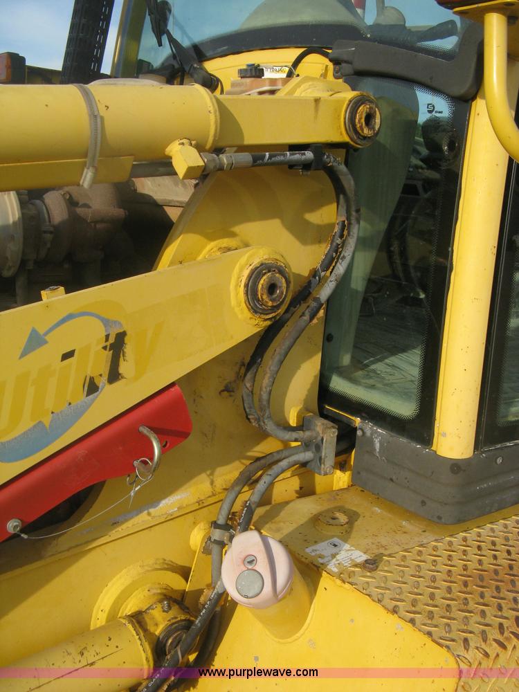 image for item H6434 2002 Komatsu WB140-2 backhoe