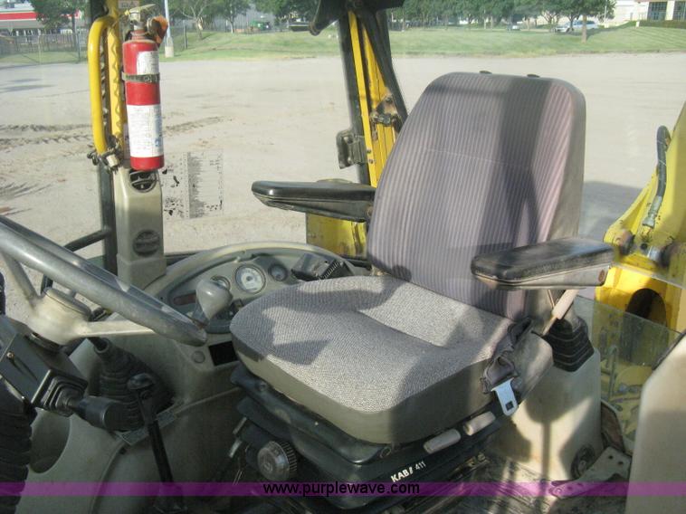 image for item H6434 2002 Komatsu WB140-2 backhoe