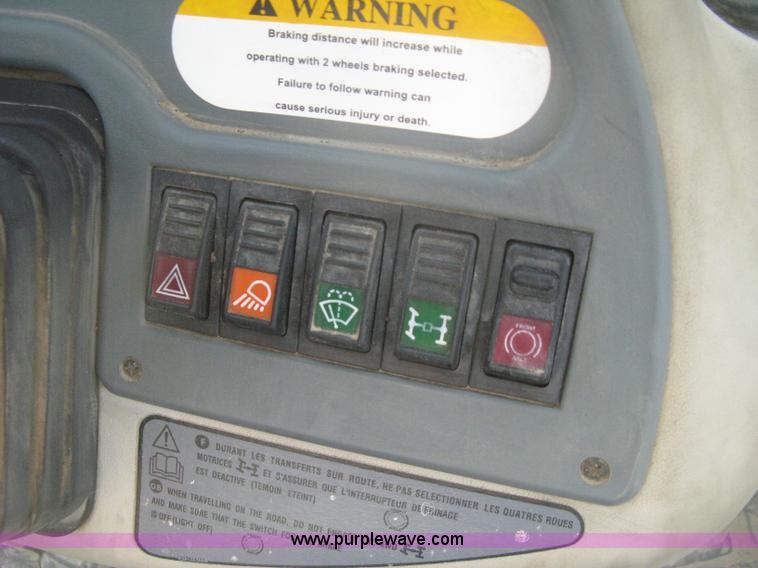 image for item H6434 2002 Komatsu WB140-2 backhoe