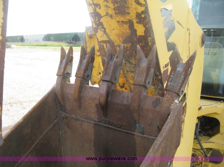 image for item H6434 2002 Komatsu WB140-2 backhoe
