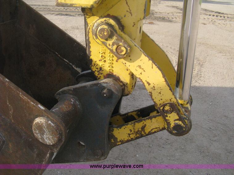image for item H6434 2002 Komatsu WB140-2 backhoe