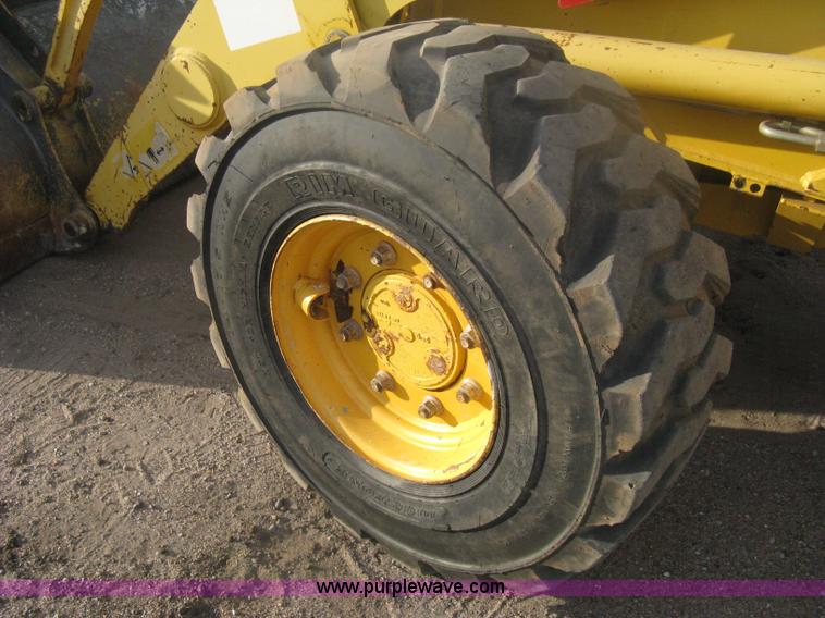 image for item H6434 2002 Komatsu WB140-2 backhoe