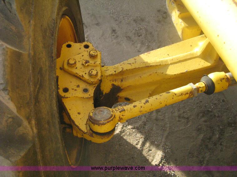 image for item H6434 2002 Komatsu WB140-2 backhoe