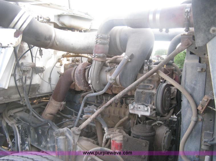 image for item H6442 1985 Mack R686ST barrel dump truck