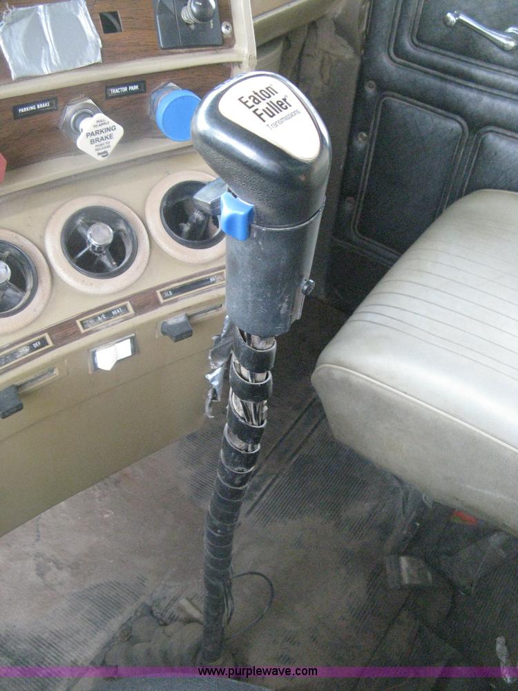 image for item H6442 1985 Mack R686ST barrel dump truck