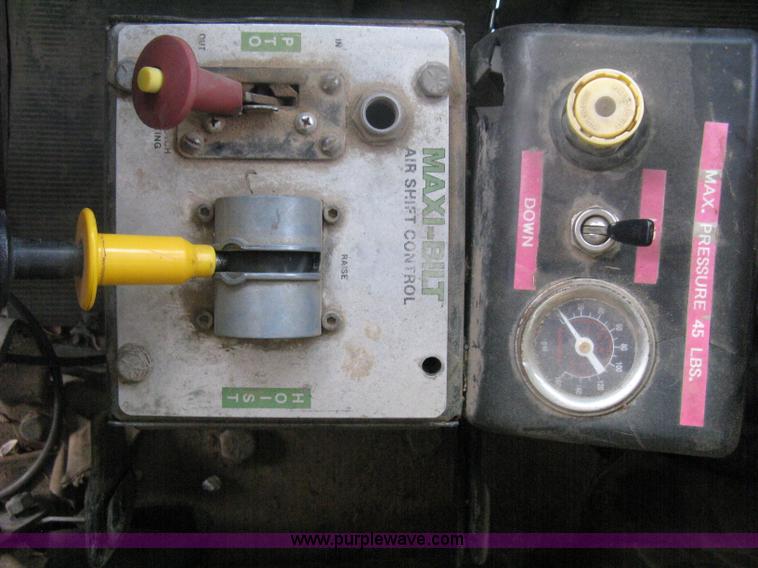 image for item H6442 1985 Mack R686ST barrel dump truck