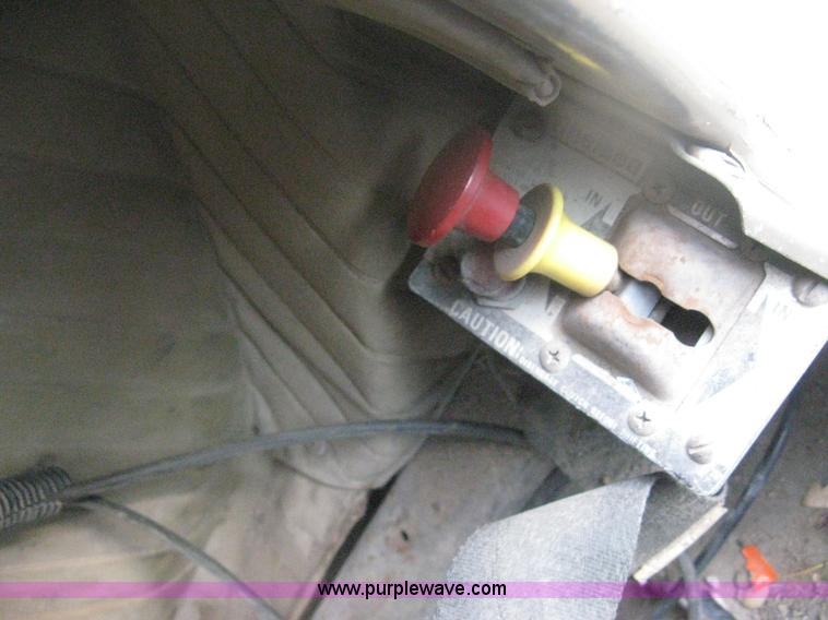 image for item H6442 1985 Mack R686ST barrel dump truck