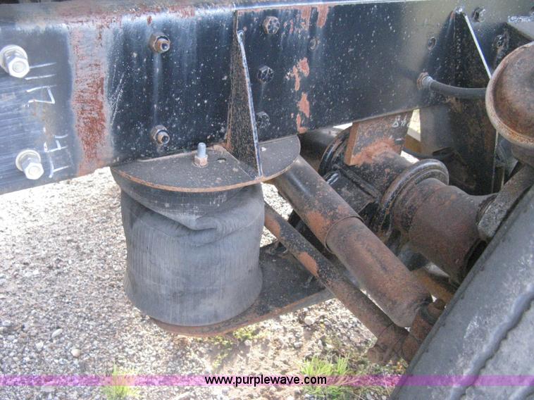 image for item H6442 1985 Mack R686ST barrel dump truck