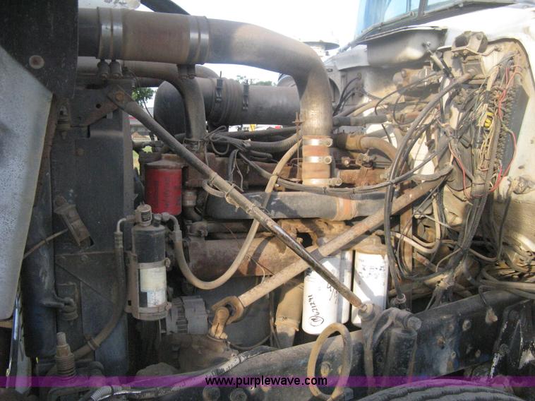 image for item H6442 1985 Mack R686ST barrel dump truck