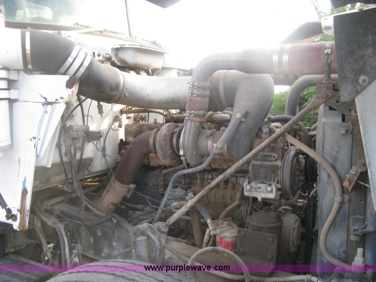 image for item H6442 1985 Mack R686ST barrel dump truck