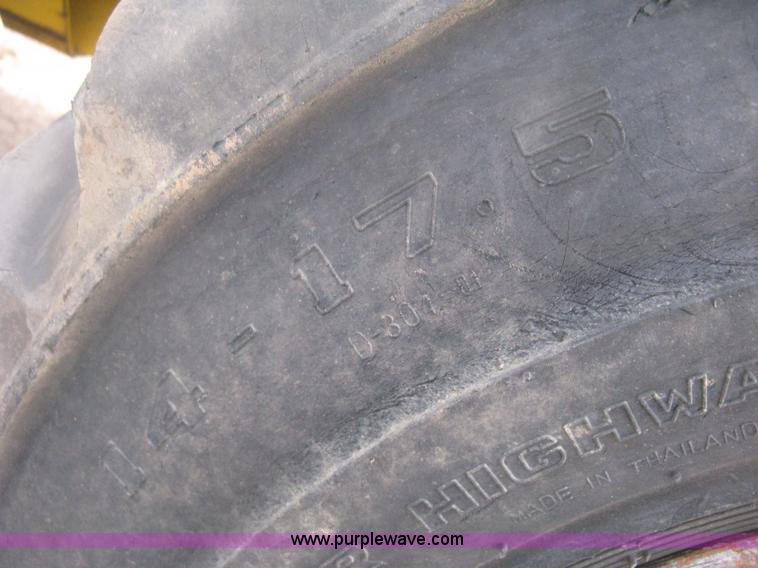 image for item H6442 1985 Mack R686ST barrel dump truck