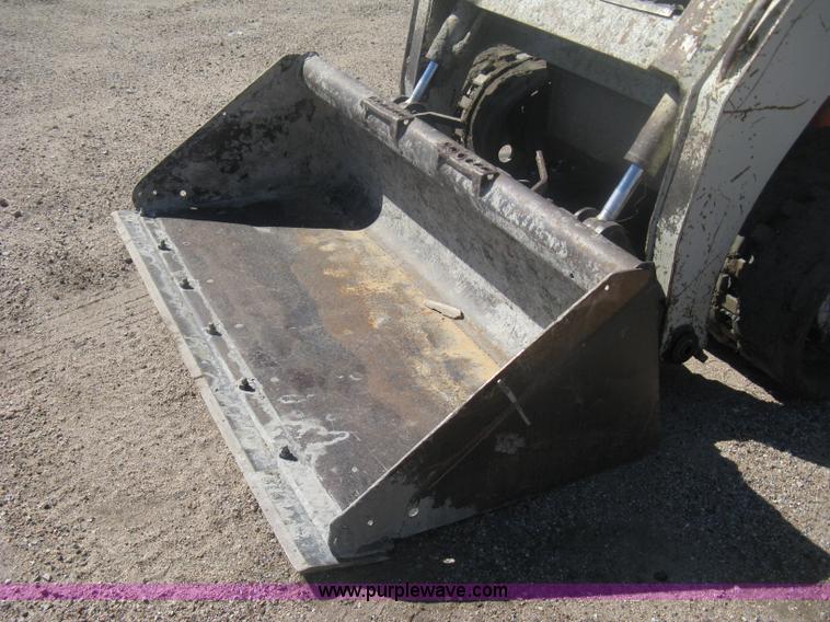 image for item H6444 2004 Takeuchi TL140 track skid steer