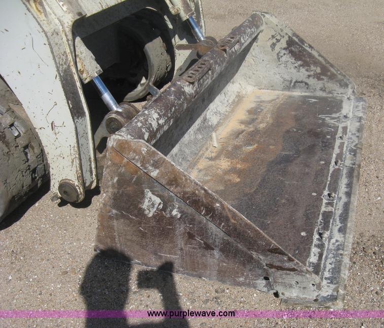 image for item H6444 2004 Takeuchi TL140 track skid steer