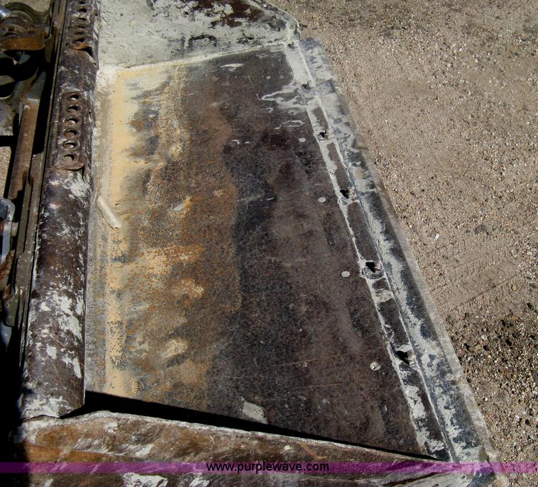 image for item H6444 2004 Takeuchi TL140 track skid steer